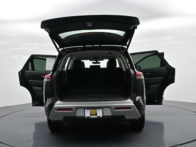 2025 Nissan Pathfinder SL FWD