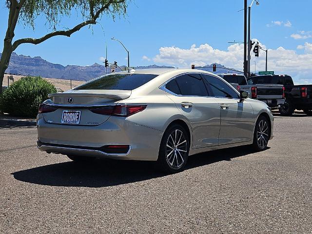 2022 Lexus ES 300h Base