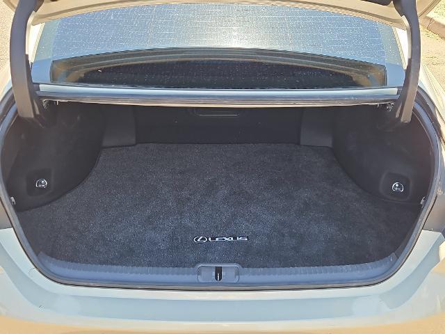 2022 Lexus ES 300h Base
