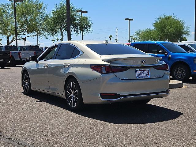 2022 Lexus ES 300h Base
