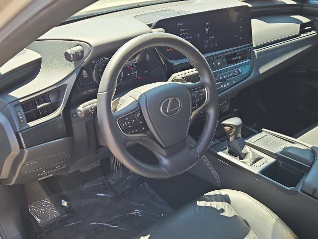 2022 Lexus ES 300h Base