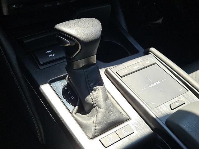 2022 Lexus ES 300h Base