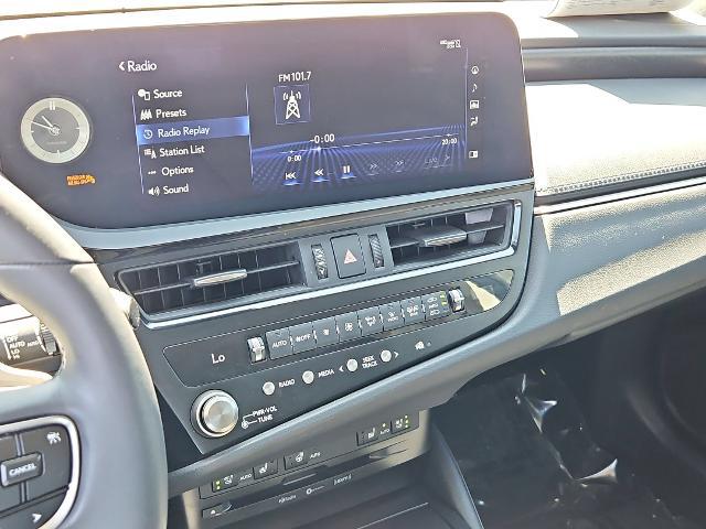 2022 Lexus ES 300h Base