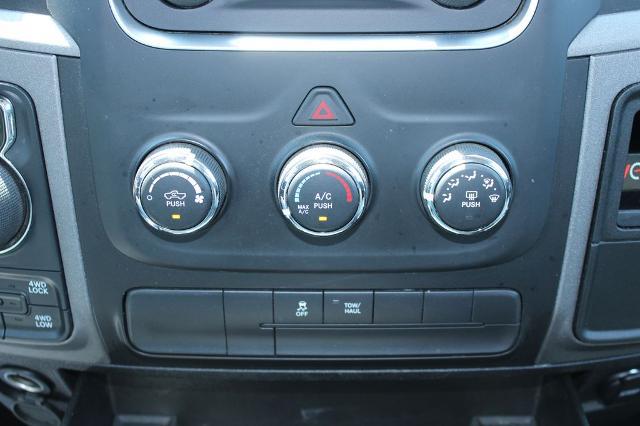 2017 Ram 1500 Express Quad Cab 4x4 6'4" Box