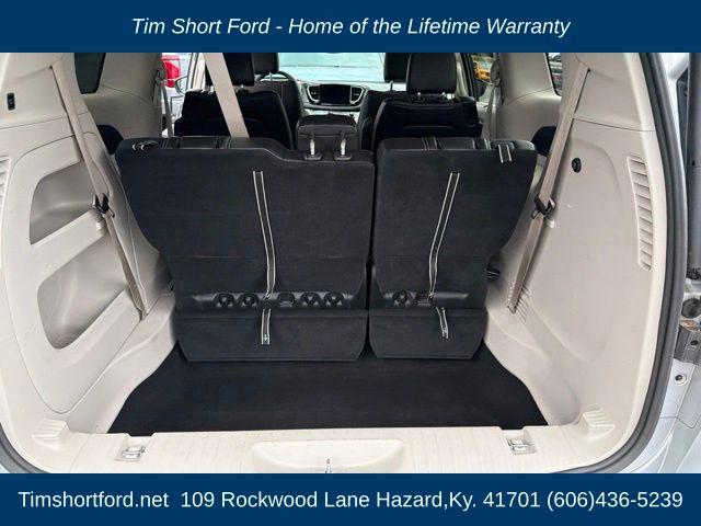 2024 Chrysler Pacifica Touring L