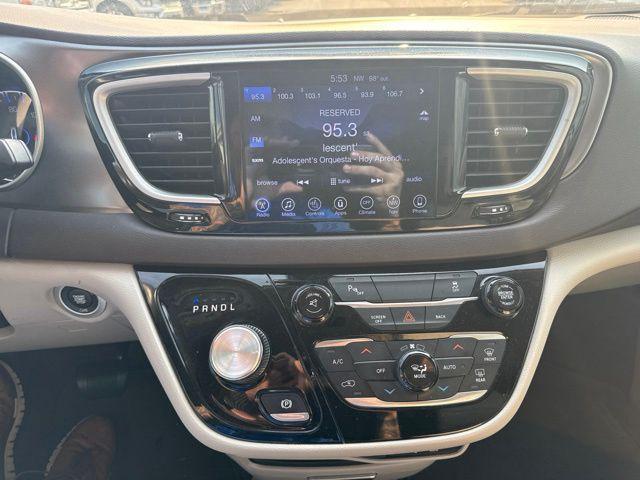 2017 Chrysler Pacifica Touring-L