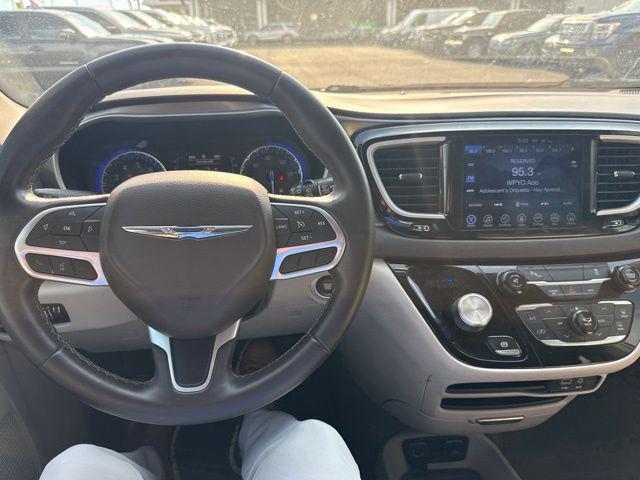 2017 Chrysler Pacifica Touring-L
