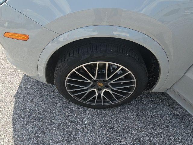 2021 Porsche Cayenne Base