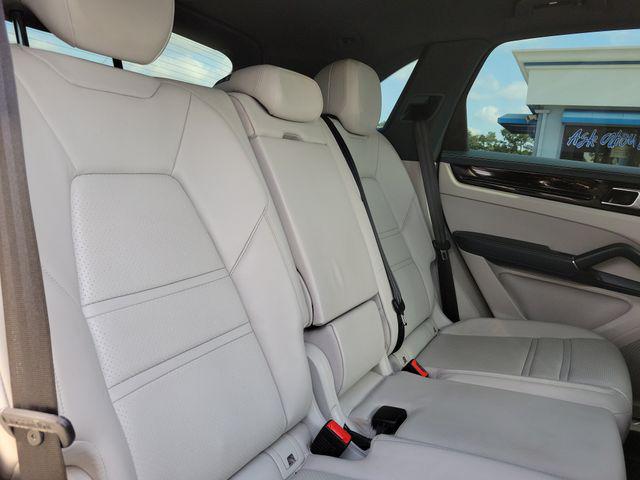 2021 Porsche Cayenne Base