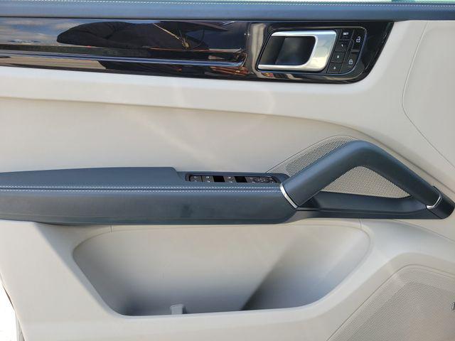 2021 Porsche Cayenne Base