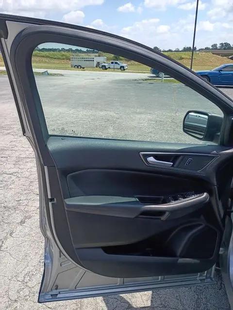 2021 Ford Edge SE