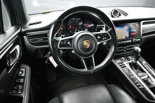 2020 Porsche Macan Macan