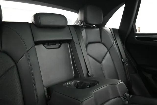 2020 Porsche Macan Macan