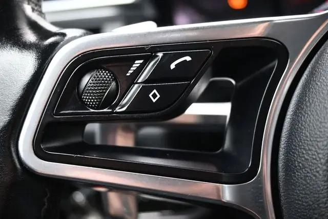 2020 Porsche Macan Macan