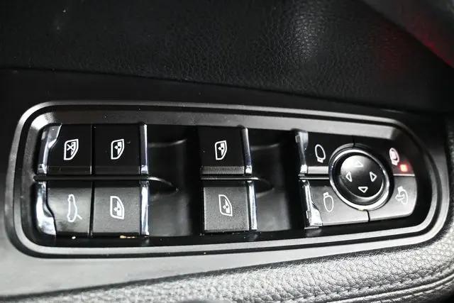 2020 Porsche Macan Macan