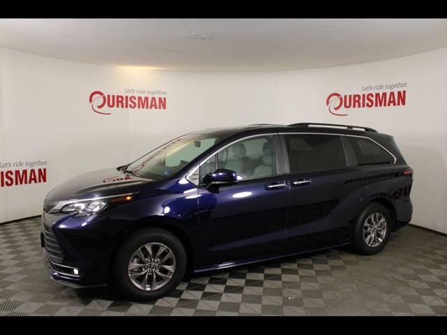 2025 Toyota Sienna XLE