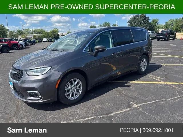 2023 Chrysler Pacifica Touring L for sale in Peoria, IL