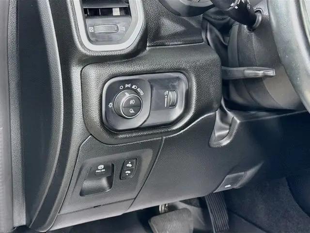 2023 Ram 1500 Big Horn Crew Cab 4x4 57 Box