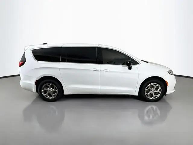 2024 Chrysler Pacifica Limited AWD