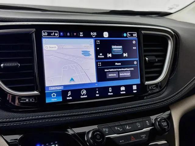 2024 Chrysler Pacifica Limited AWD