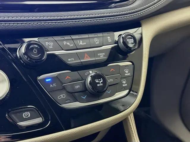 2024 Chrysler Pacifica Limited AWD