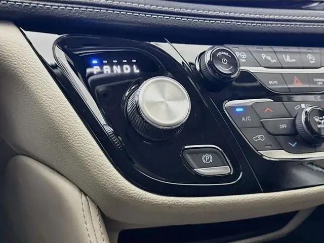 2024 Chrysler Pacifica Limited AWD