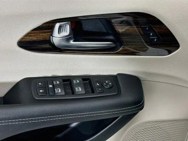 2024 Chrysler Pacifica Limited AWD