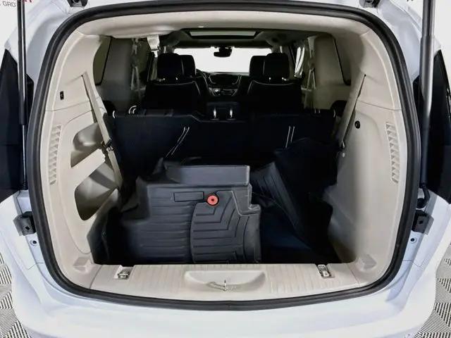 2024 Chrysler Pacifica Limited AWD