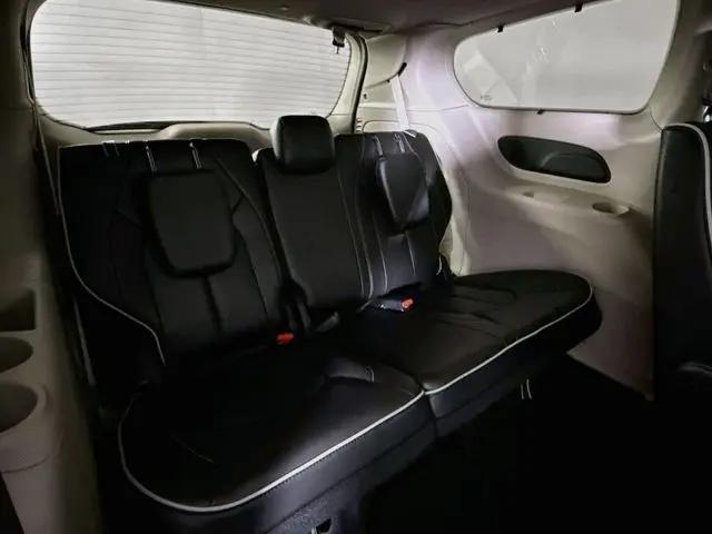 2024 Chrysler Pacifica Limited AWD
