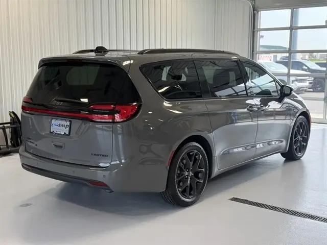 2025 Chrysler Pacifica Limited