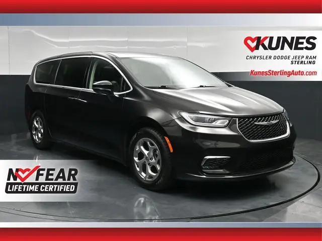2024 Chrysler Pacifica Limited for sale in Sterling, IL