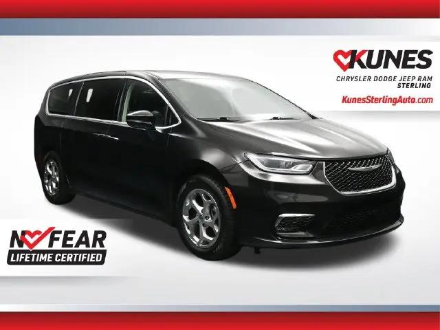 2024 Chrysler Pacifica Limited for sale in Sterling, IL