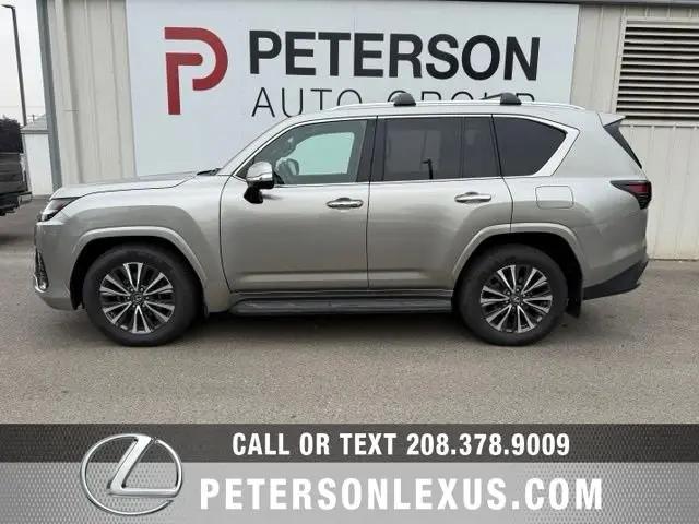 2023 Lexus LX Premium