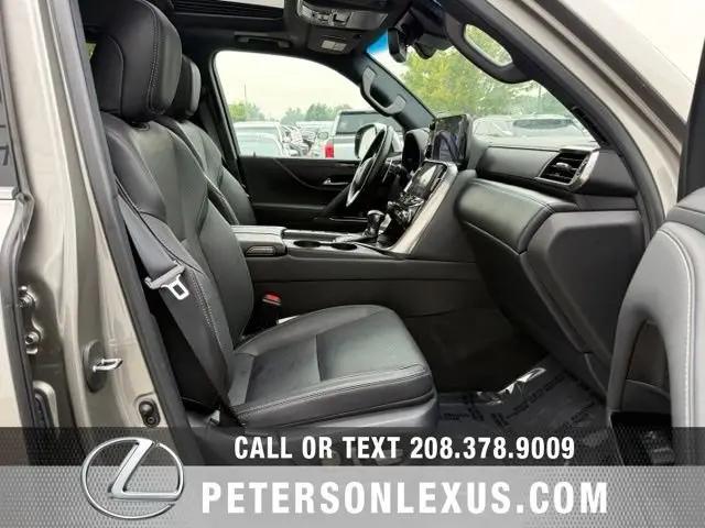 2023 Lexus LX Premium
