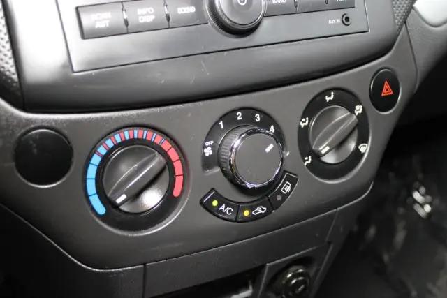2011 Chevrolet Aveo 1LT