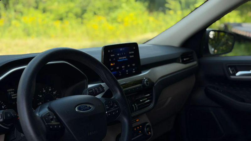 2020 Ford Escape SE