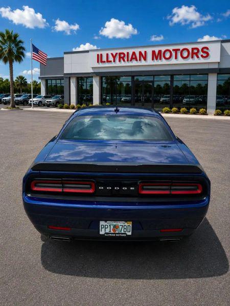 2016 Dodge Challenger SXT Plus