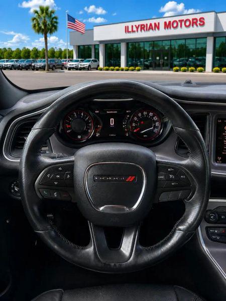 2016 Dodge Challenger SXT Plus