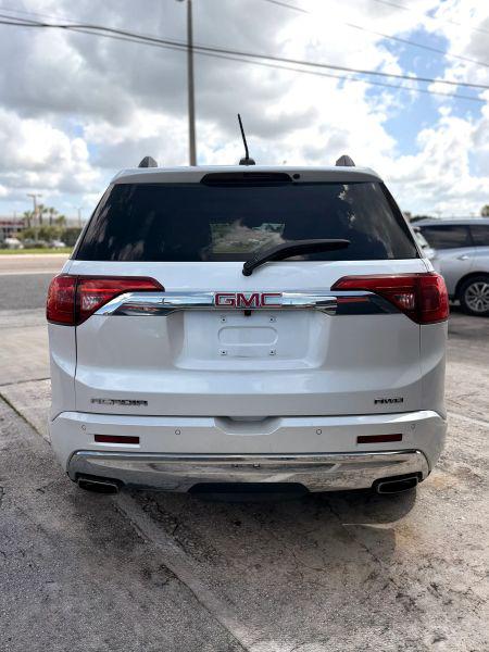 2017 GMC Acadia Denali