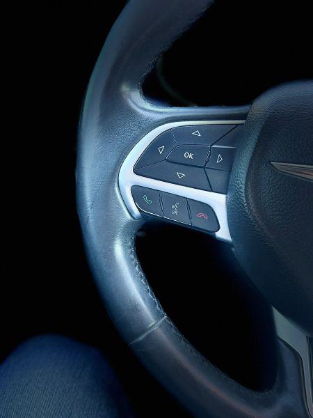 2017 Chrysler 200 Touring