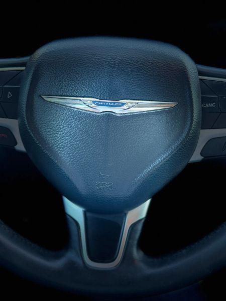 2017 Chrysler 200 Touring