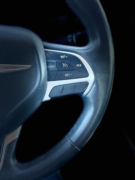 2017 Chrysler 200 Touring