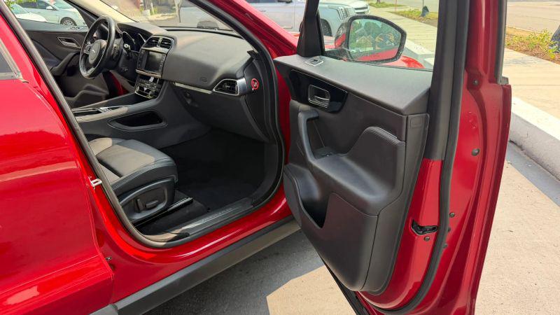 2018 Jaguar F-PACE 25t Premium
