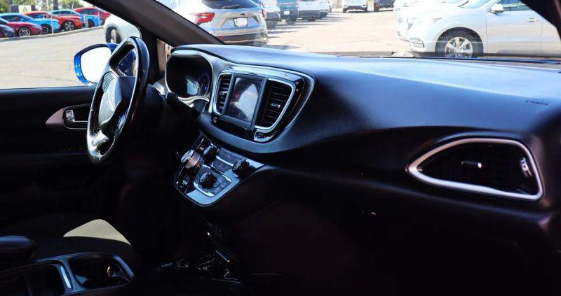 2020 Chrysler Pacifica Touring