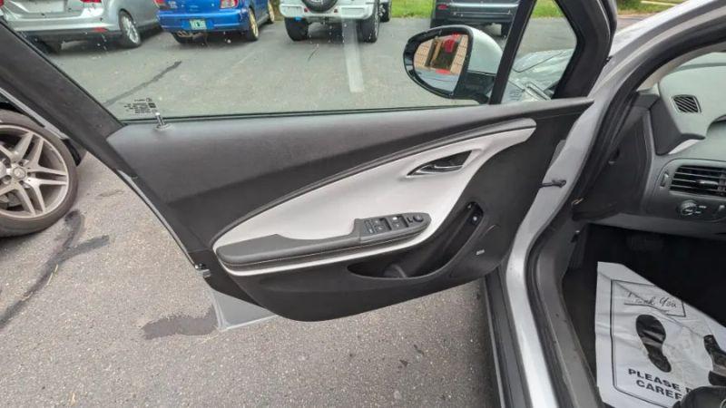 2012 Chevrolet Volt Base