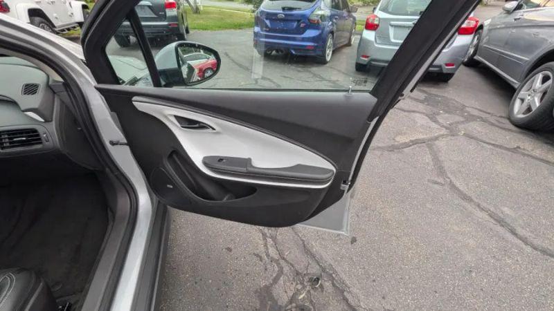 2012 Chevrolet Volt Base