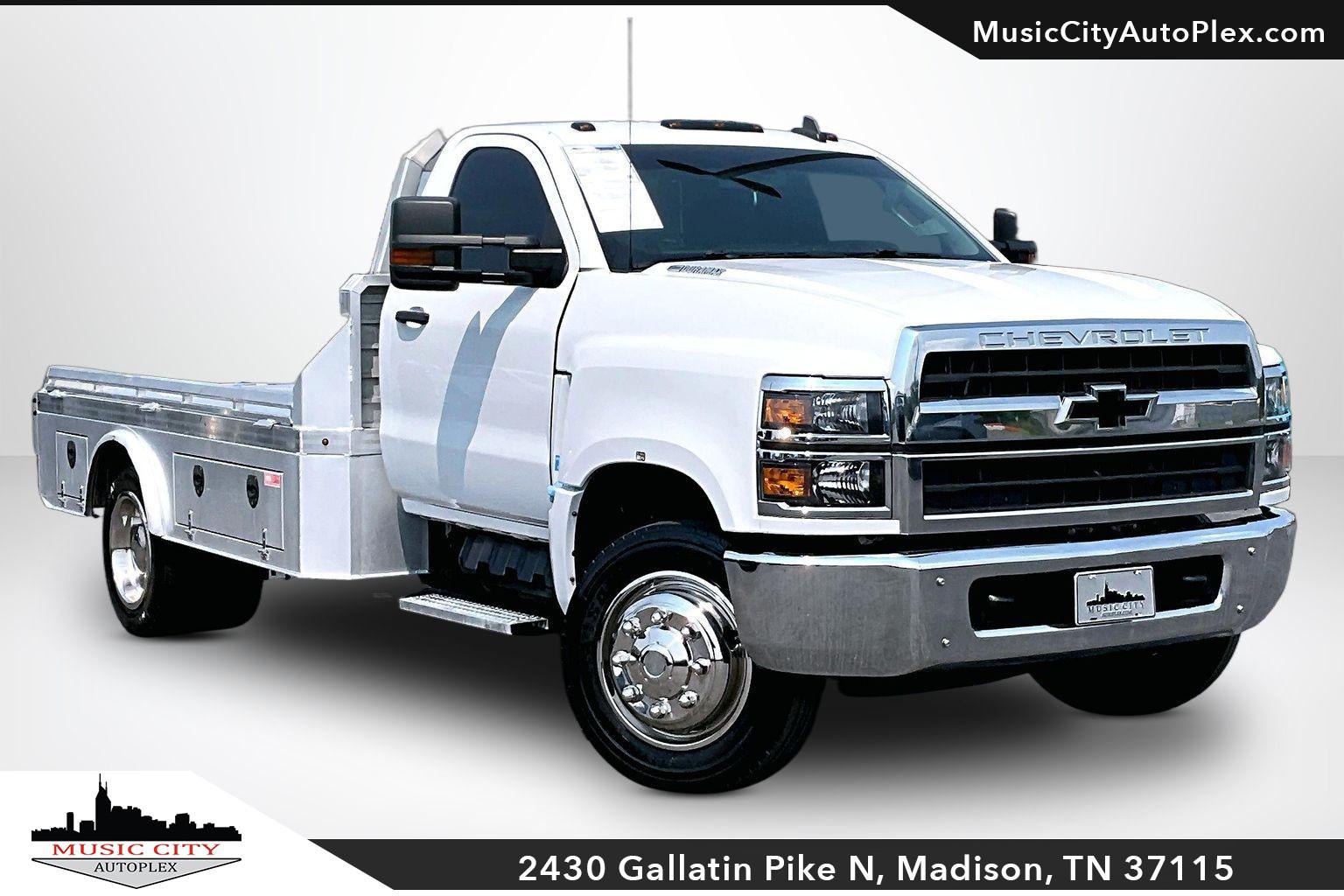 Summit White 2021 Chevrolet Silverado 4500HD Pickup Truck Automatic