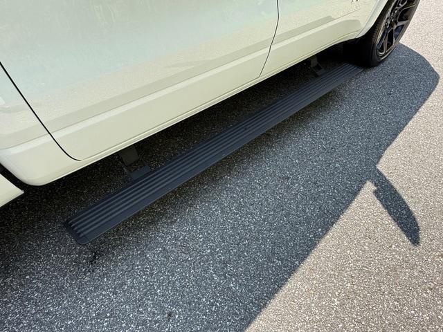 2022 Ram 1500 Laramie Crew Cab 4x4 5'7" Box
