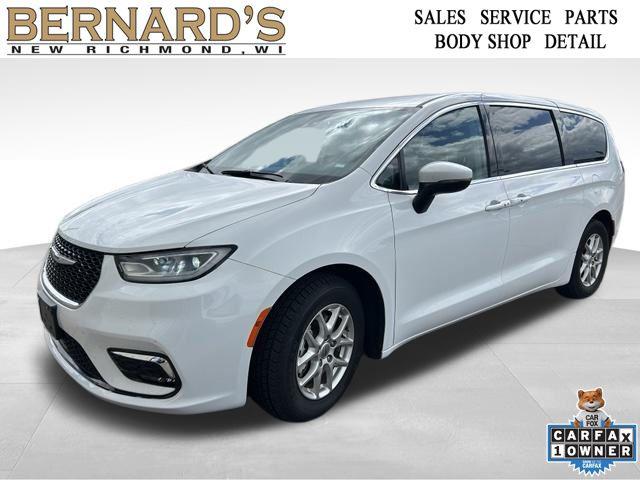 2023 Chrysler Pacifica Touring L for sale in New Richmond, WI