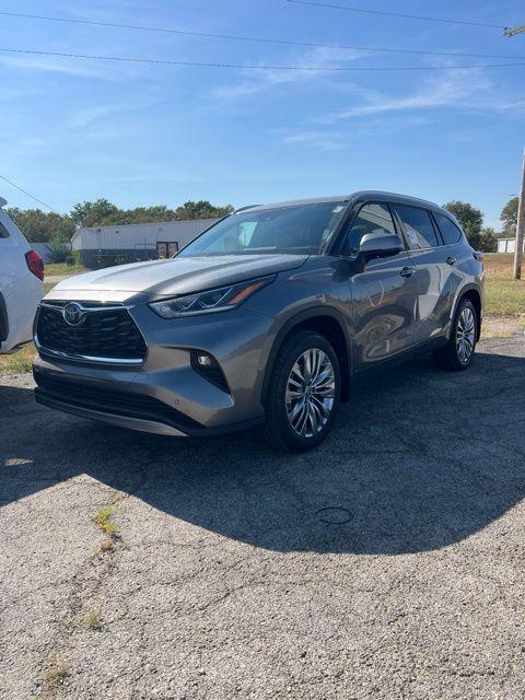 2026 Toyota Highlander Platinum for sale in Independence, KS